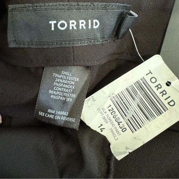Torrid NWT Black Crop Tuxedo Pants - Picture 6 of 6